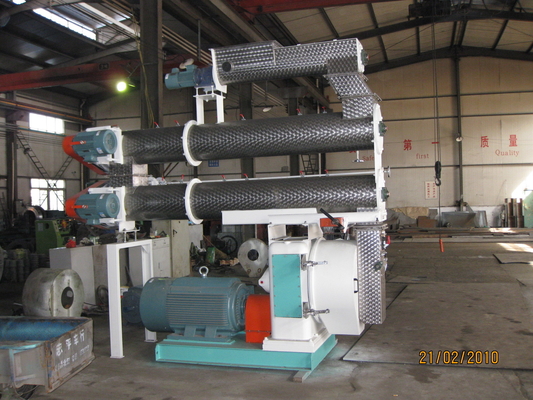 خرید تجهیزات هیدرولیک 18 میل 132 کیلو وات حلقه Die Wood Pellet Machine online manufacture